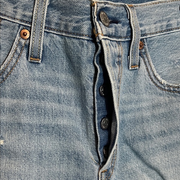 Levi’s 501 Distressed Cut-Off Light Wash Button Fly Denim Shorts - Picture 3 of 5